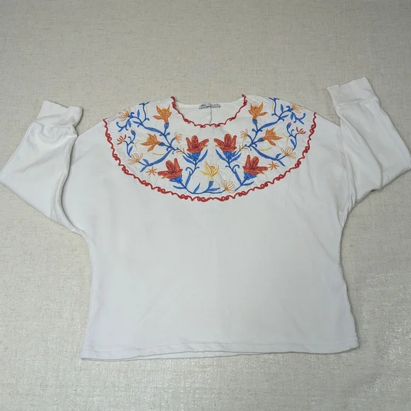 ZARA White Embroidered Floral Sweatshirt Puff Sleeve 100% Cotton Sz S - Picture 1 of 9